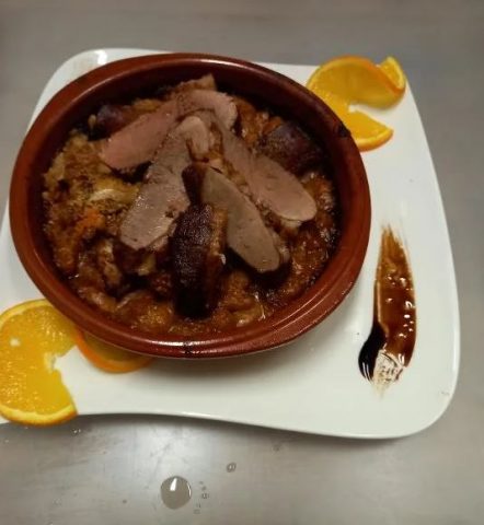 Magret-de-canard-sur-son-cassoulet