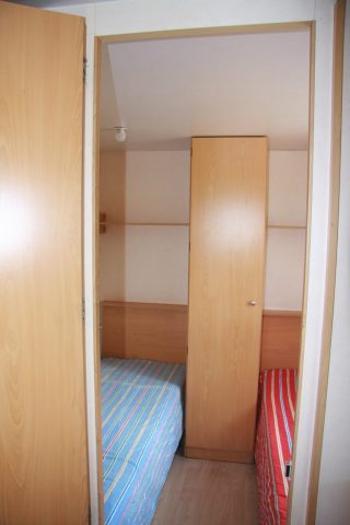 Mobil-Home-face-aux-Pyrenees—-Chambre-2-lits—Aurignac-Comminges-Pyrenees