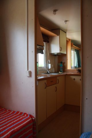 Mobil-Home-face-aux-Pyrenees—Cuisine–Aurignac-Comminges-Pyrenees