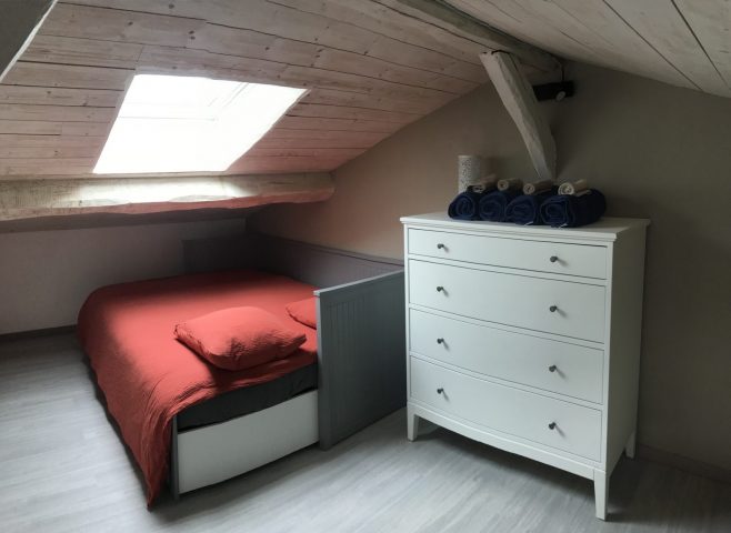 chambre-bois-haut–002-